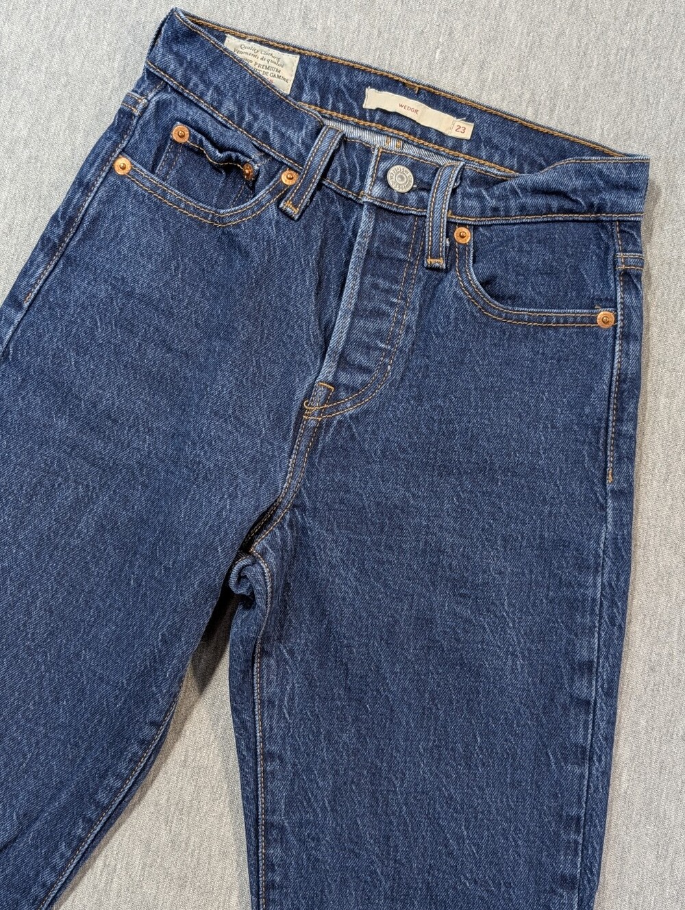 Levi's Premium Wedgie Icon Fit Jeans Women's 23 Dark Wash Blue Buttonfly